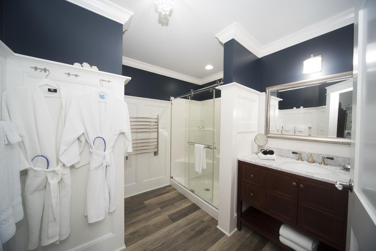 Junior Suite with Balcony (Stateroom),1040558830:JPEG