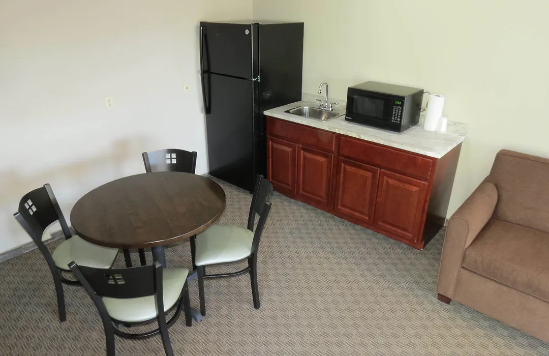 Edgewater Hotel And Suites-1