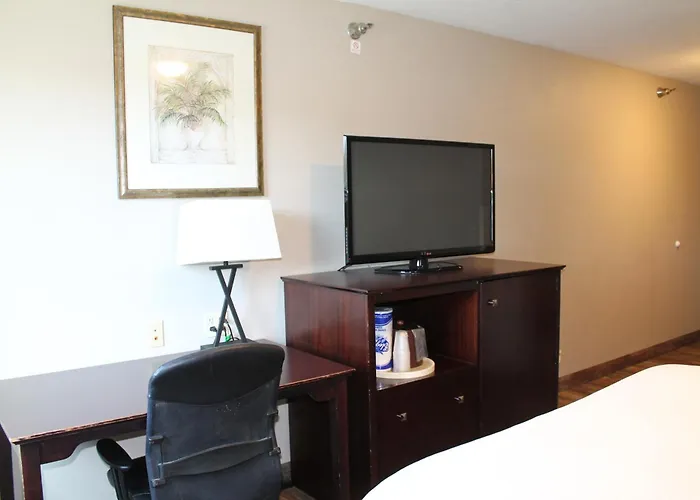 Put in Bay HotelsPut-In-Bay & Conference Center