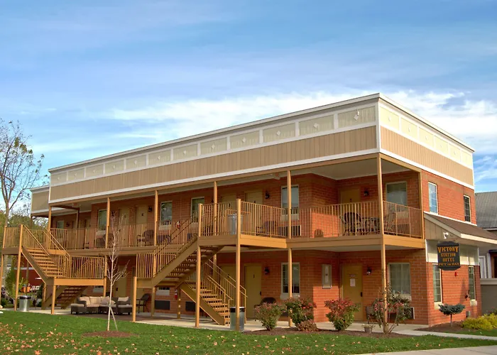 Put-In-Bay Victory Station Hotel